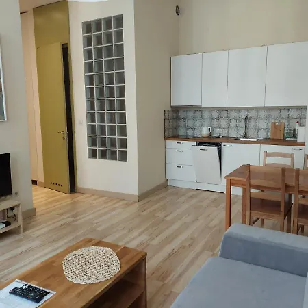 Apartment Good Night In - Aries *