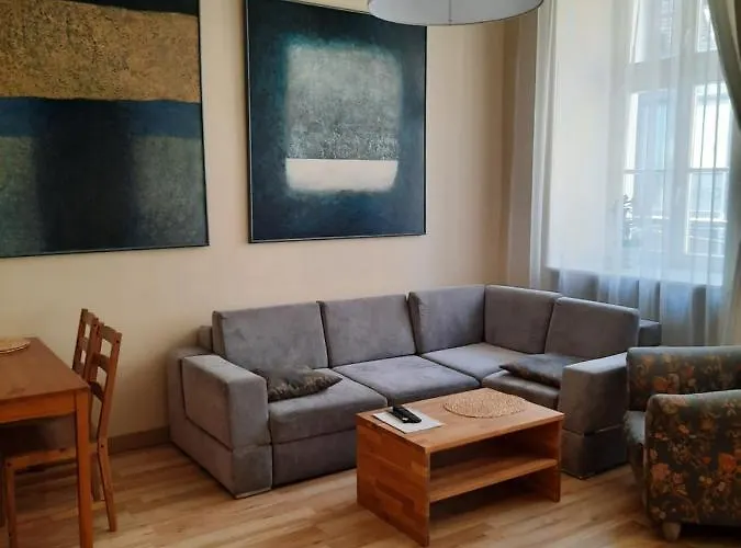 Daire Good Night In - Aries *